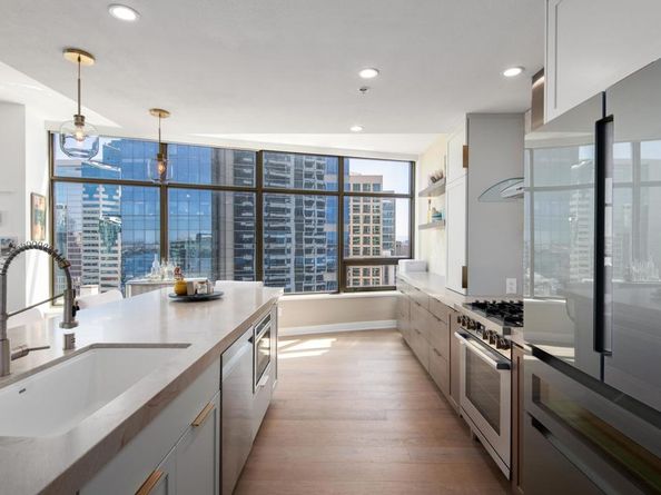 700 W E Street 1904, San Diego CA 92101