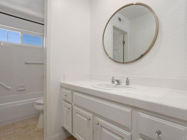 3325 Genoa Way 110, Oceanside CA 92056