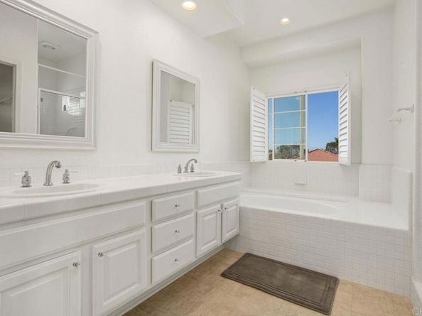 3325 Genoa Way 110, Oceanside CA 92056