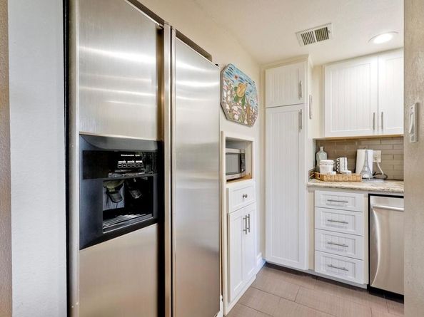 2564 Navarra Drive 213, Carlsbad CA 92009