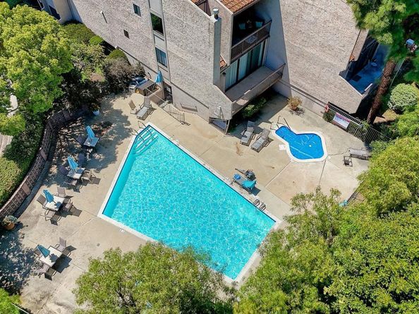 2564 Navarra Drive 213, Carlsbad CA 92009