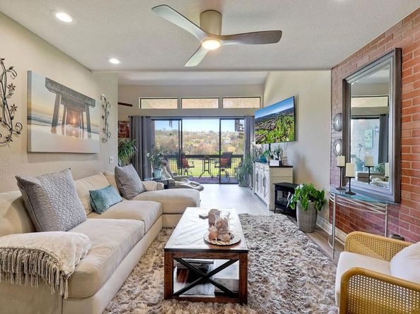 2564 Navarra Drive 213, Carlsbad CA 92009