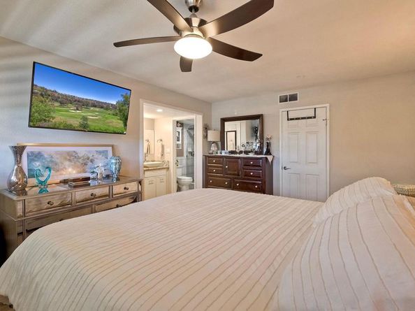 2564 Navarra Drive 213, Carlsbad CA 92009