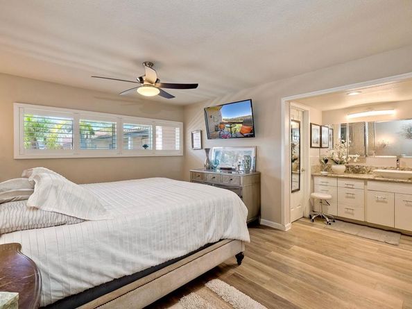 2564 Navarra Drive 213, Carlsbad CA 92009