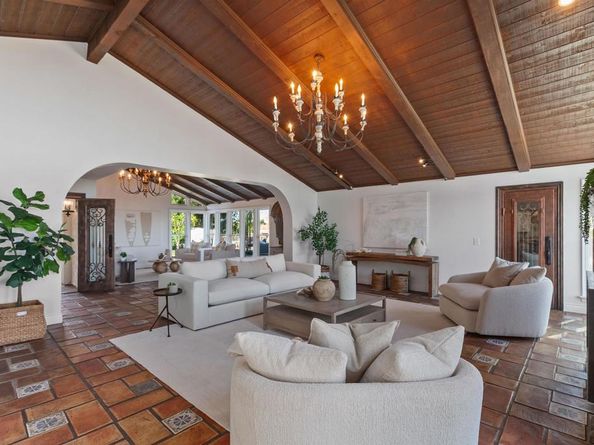 6817 Vianda Ct Court, Carlsbad CA 92009