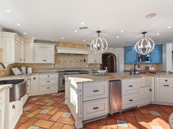 6817 Vianda Ct Court, Carlsbad CA 92009