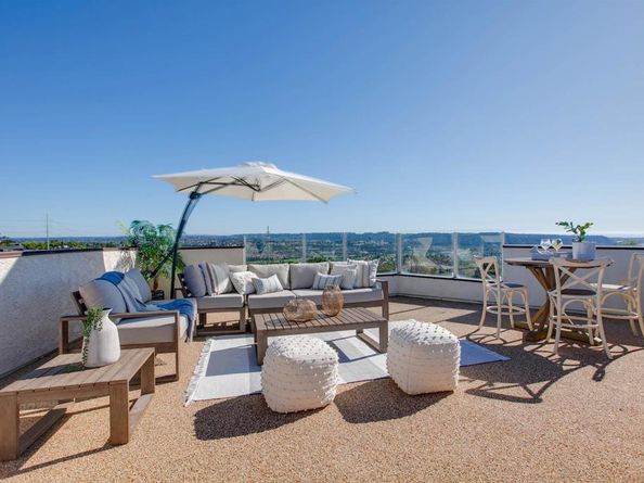 6817 Vianda Ct Court, Carlsbad CA 92009