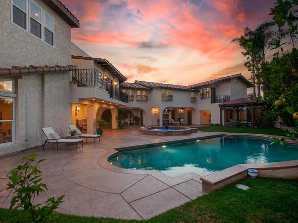 6817 Vianda Ct Court, Carlsbad CA 92009