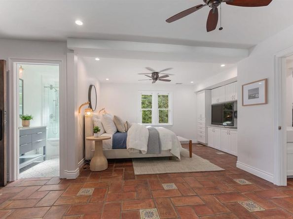 6817 Vianda Ct Court, Carlsbad CA 92009