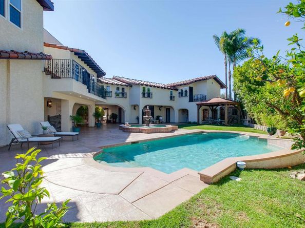 6817 Vianda Ct Court, Carlsbad CA 92009