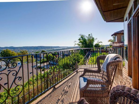 6817 Vianda Ct Court, Carlsbad CA 92009