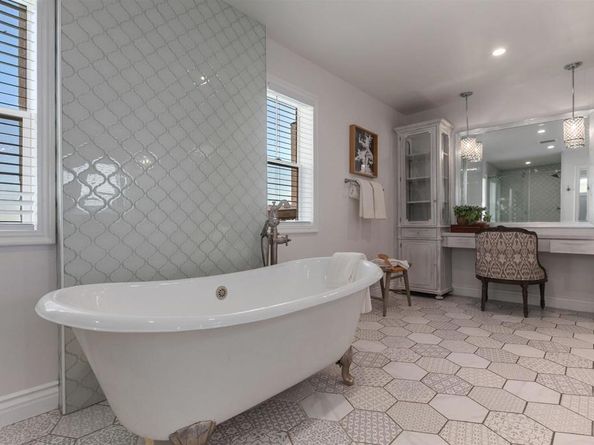 6817 Vianda Ct Court, Carlsbad CA 92009