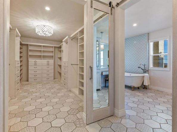 6817 Vianda Ct Court, Carlsbad CA 92009