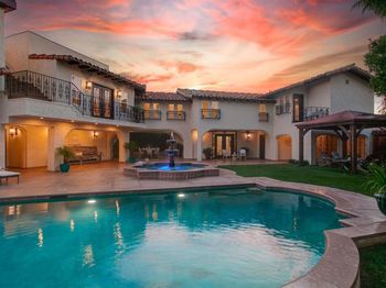 6817 Vianda Ct Court