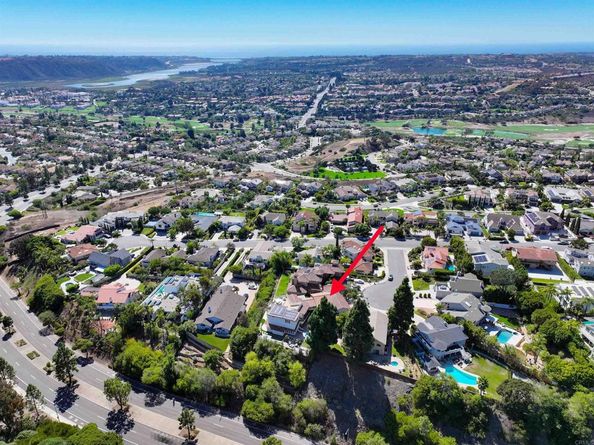 6817 Vianda Ct Court, Carlsbad CA 92009