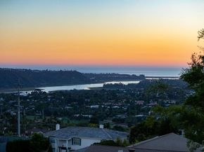 6817 Vianda Ct Court, Carlsbad CA 92009