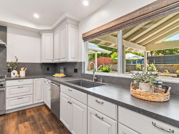 5183 El Arbol Drive, Carlsbad CA 92008