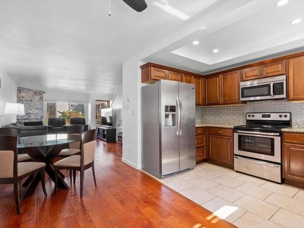 3414 Los Mochis Way, Oceanside CA 92056