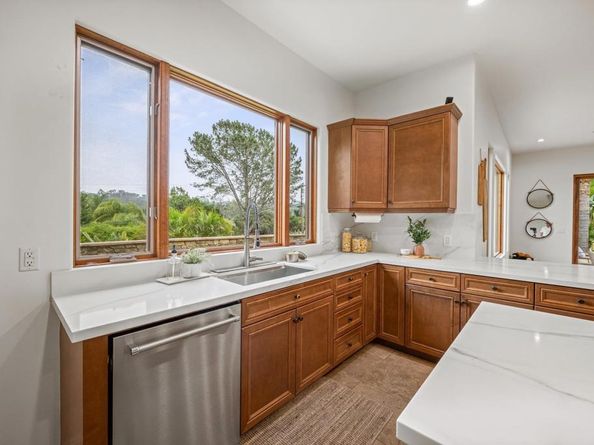 4149 Manchester Avenue, Encinitas CA 92024