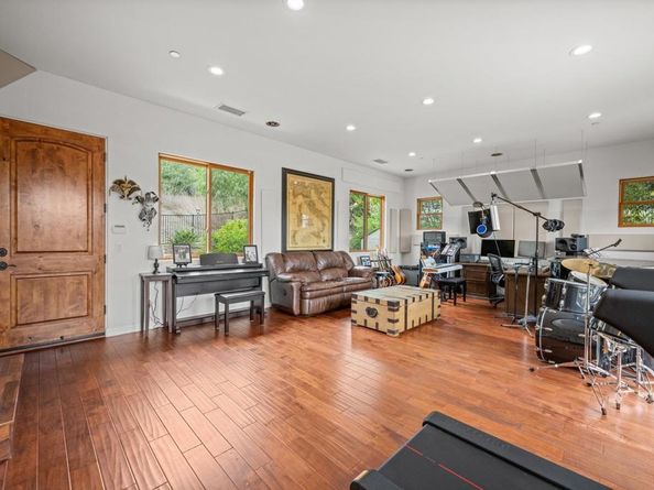 4149 Manchester Avenue, Encinitas CA 92024