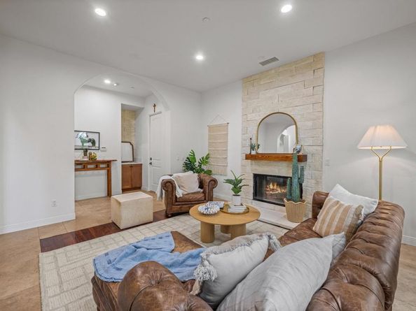 4149 Manchester Avenue, Encinitas CA 92024