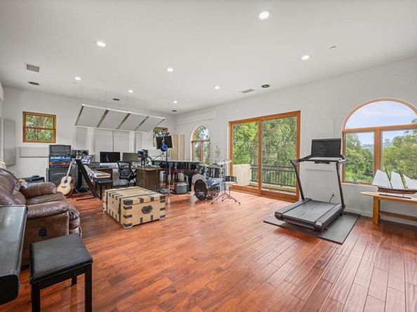 4149 Manchester Avenue, Encinitas CA 92024