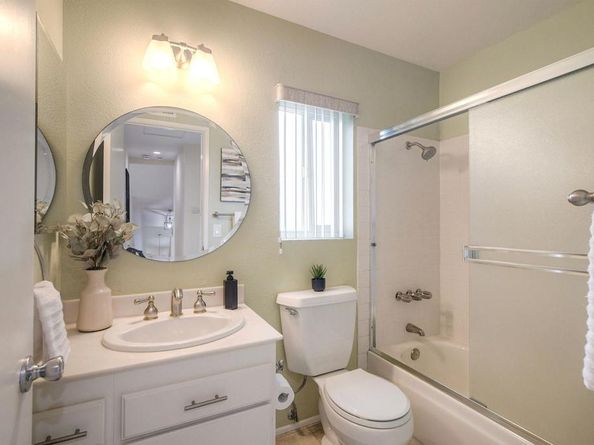 2609 Sombrosa Street, Carlsbad CA 92009