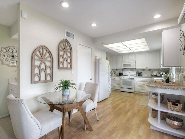 2609 Sombrosa Street, Carlsbad CA 92009