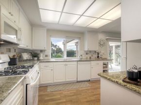2609 Sombrosa Street, Carlsbad CA 92009