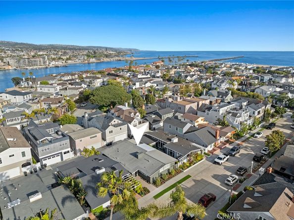 432 Seville Avenue, Newport Beach CA 92661