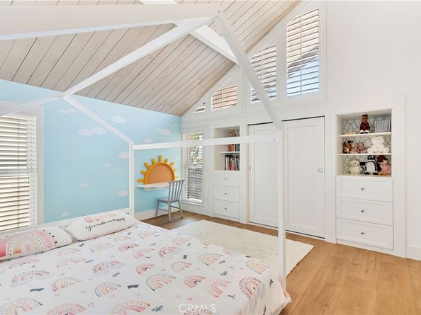 235 62nd Street, Newport Beach CA 92663