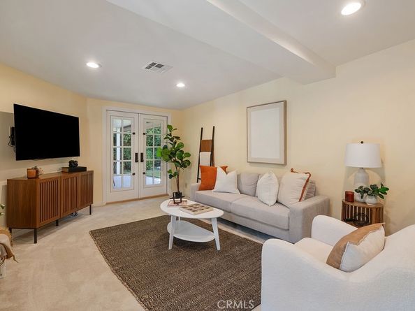 406 University Avenue, Burbank CA 91504