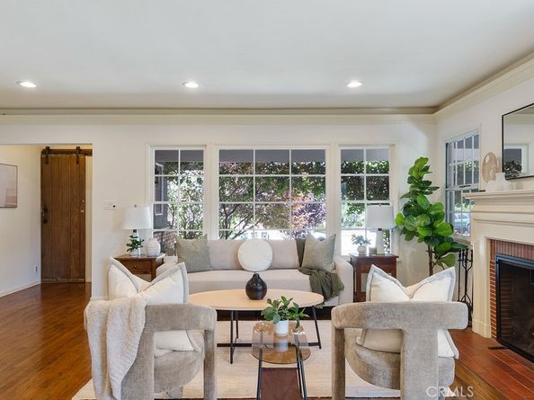 406 University Avenue, Burbank CA 91504