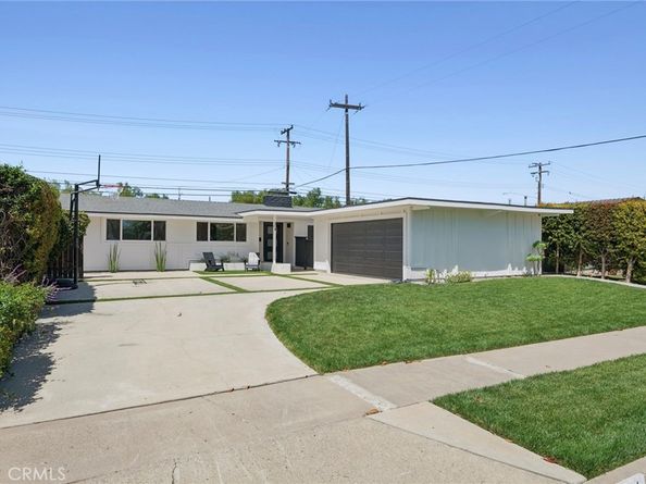 304 Hanover, Costa Mesa CA 92626