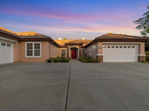 2216 Blossom Hill Lane, Escondido CA 92029