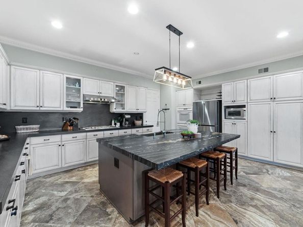 2216 Blossom Hill Lane, Escondido CA 92029