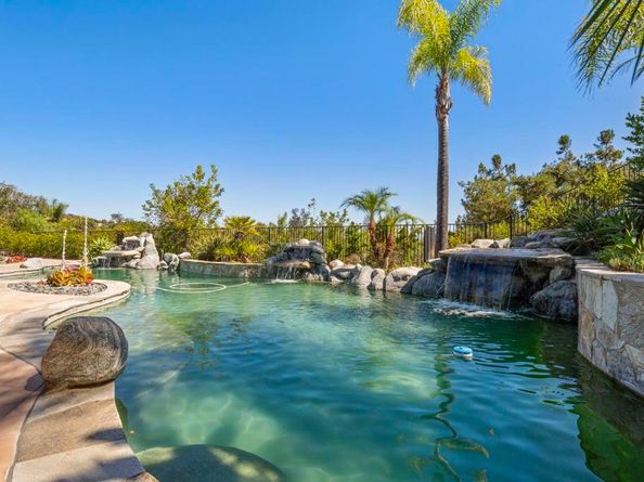 2216 Blossom Hill Lane, Escondido CA 92029