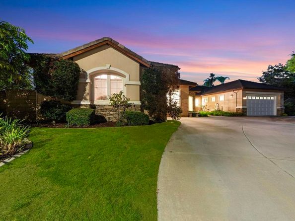 2216 Blossom Hill Lane, Escondido CA 92029