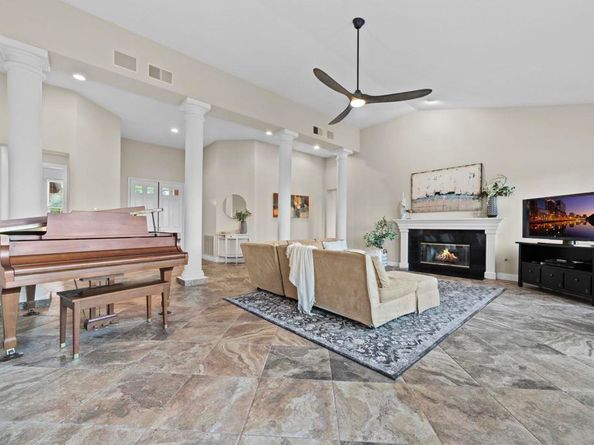 2216 Blossom Hill Lane, Escondido CA 92029