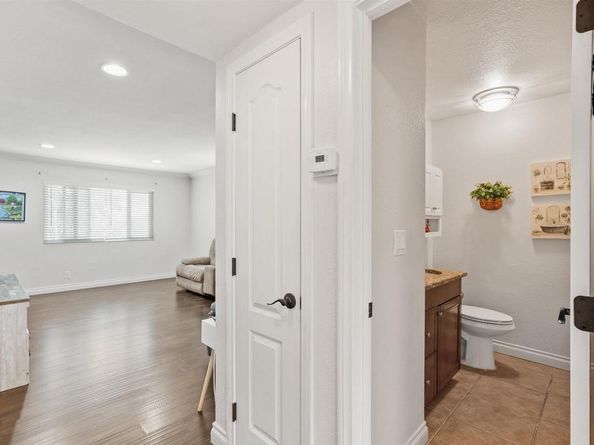 1463 N Broadway A, Escondido CA 92026