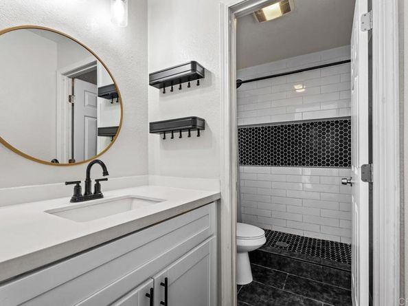 215 Henrietta Ct, San Diego CA 92114