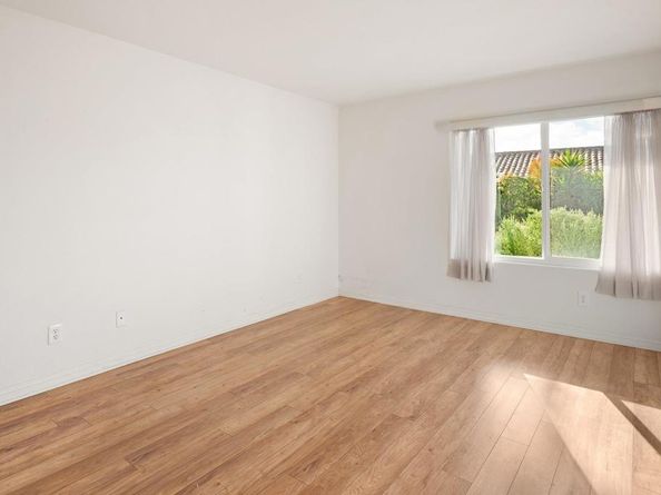 4763 Galicia Way, Oceanside CA 92056