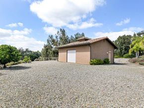 164 Dawn View Way, El Cajon CA 92021