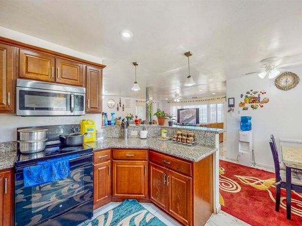 9518 Cypress St, Lakeside CA 92040