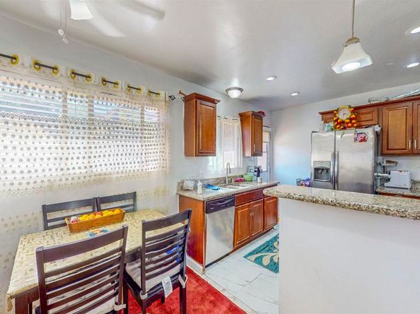 9518 Cypress St, Lakeside CA 92040