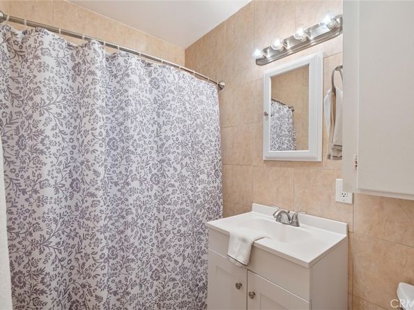 235 Termino Ave 1, Long Beach CA 90803