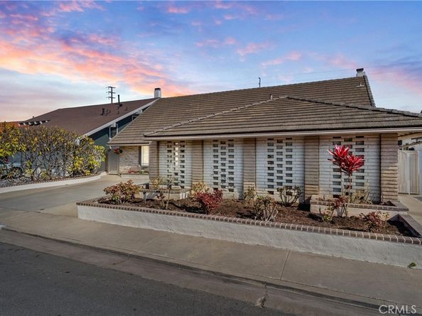 21052 Amberwick Lane, Huntington Beach CA 92646