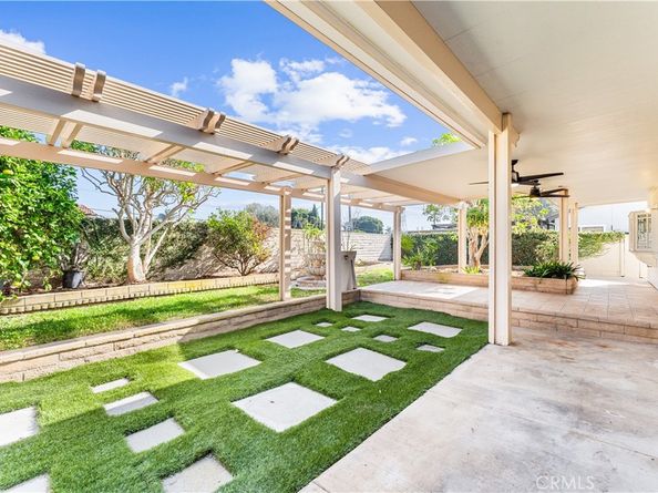 21052 Amberwick Lane, Huntington Beach CA 92646