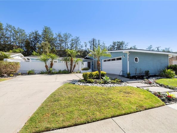 3162 Yellowtail Dr., Rossmoor CA 90720