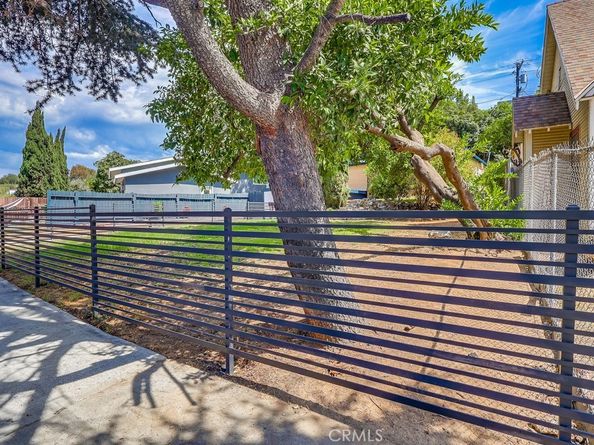 2834 Delevan, Los Angeles CA 90065